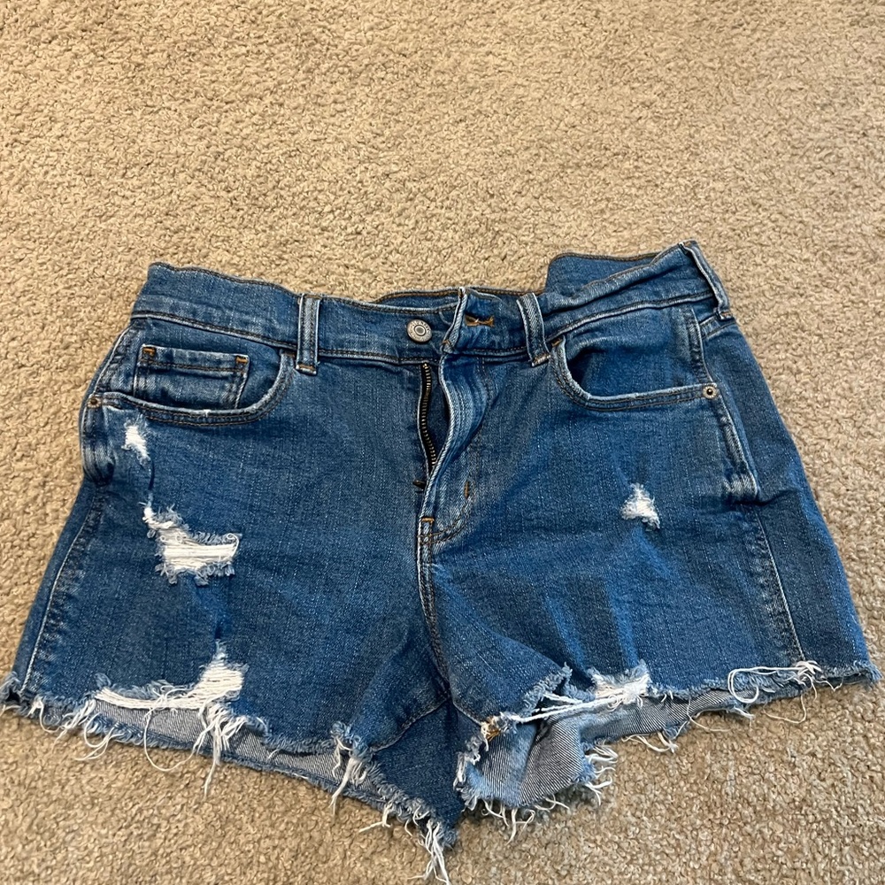 Old Navy boyfriend jean shorts. Size 6. Like new condition